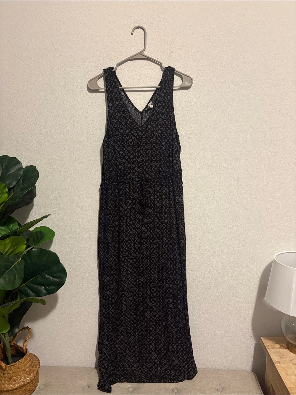 Joie Black Geometric V-Neck Drawstring waist Maxi Dress